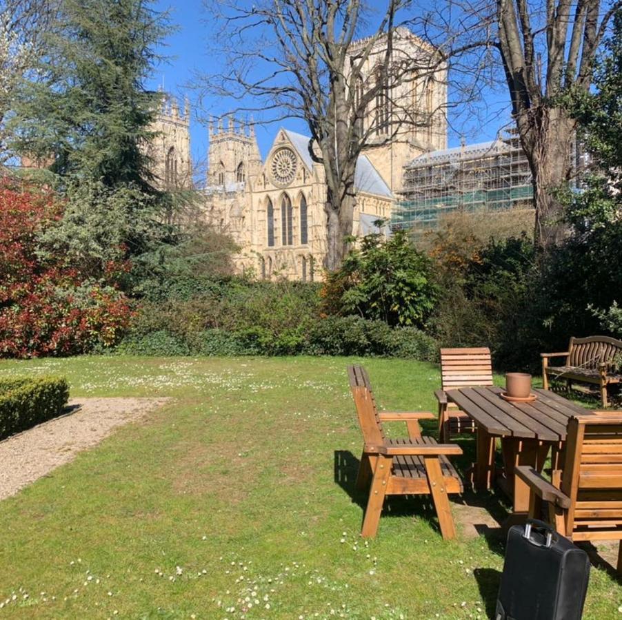 Minster View Apartment At Talbot Court, York Eksteriør billede