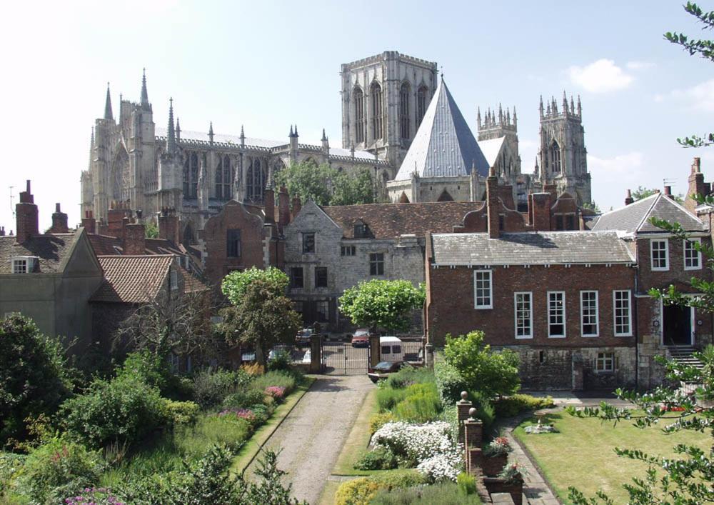 Minster View Apartment At Talbot Court, York Eksteriør billede